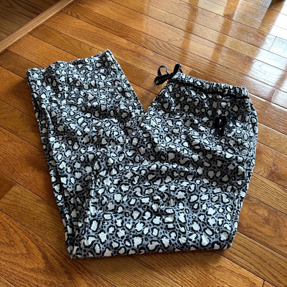 Women's Leopard Print Lounge Pajama Pants - Black & White